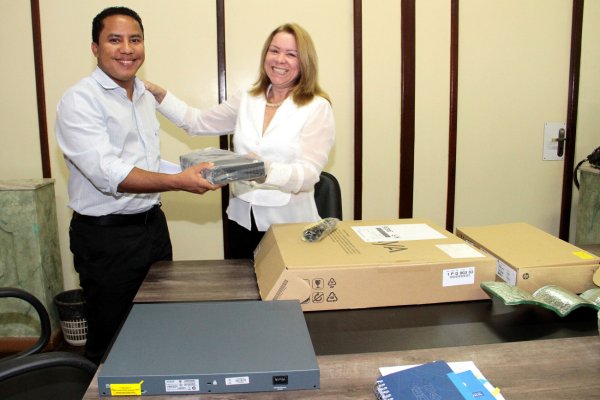 16275_tati_lima_entrega_computador_para_penha_ipam_191115_fotobaeta12