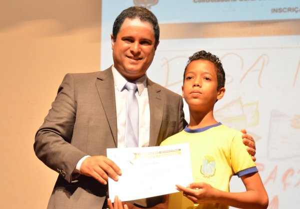 16357_primeiro_concurso_redacao_desenho_cgm_111215_foto_fabriciocunha_99