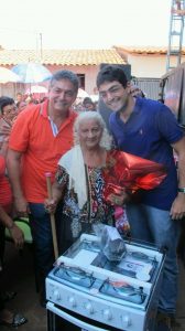Neto e Carlinhos Florêncio não deixaram o dia das mães bacabalenses passar em branco