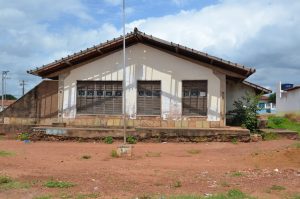 Prédio do INSS construído há mais de 25 anos e nunca funcionou. Foto: Hilton Franco