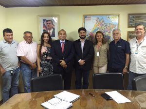 Fábio Braga leva prefeitos à Caema e cobra benefícios para a população.